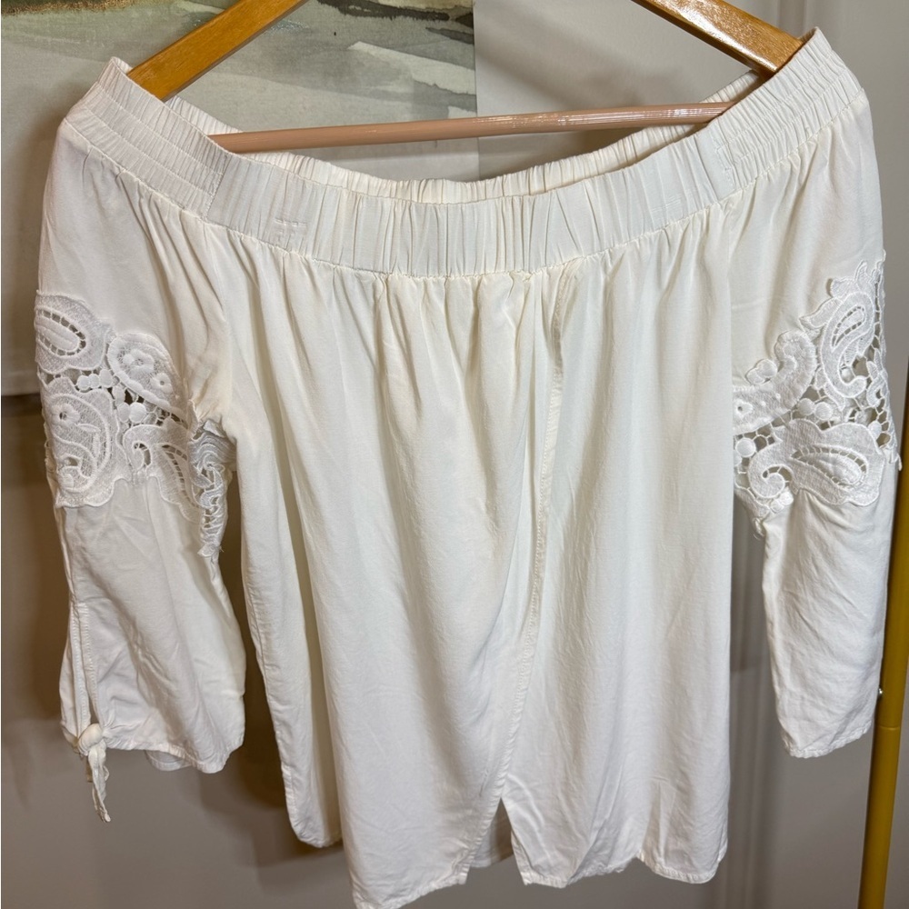 Willow & Clay Cream Off-Shoulder Blouse - Picture 5 of 8